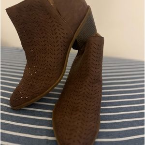 LIFESTRIDE Payton Boot. NEVER WORN